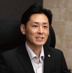 NSグループ株式会社
情報システム部 課長
セキュリティ&ガバナンスチーム
森下 氏