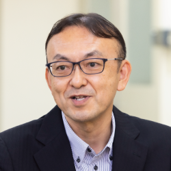 山田 俊和 氏
